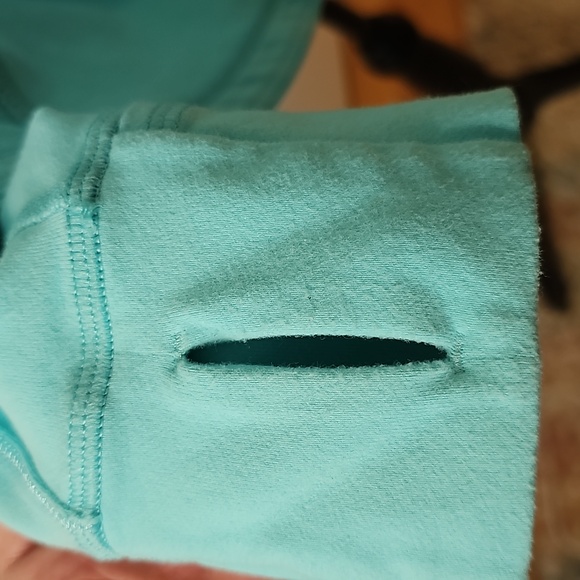 314. Lululemon Forme Jacket - Picture 10 of 11